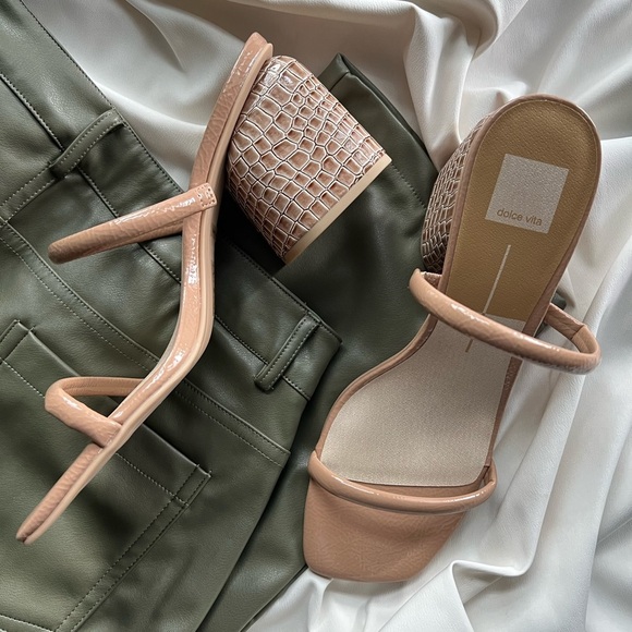 NWT Dolce Vita Block Heels - Picture 2 of 5